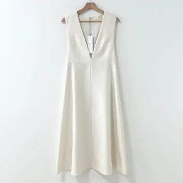 미사용 새상품 ADORE 실크울 트윌 원피스 화이트