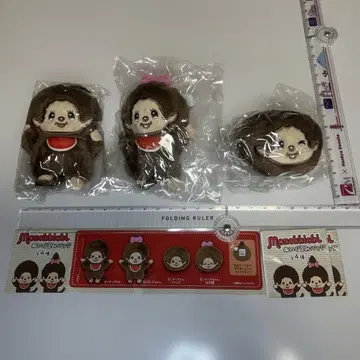 가챠의 몬치치 인형 배지 3종 세트입니다.