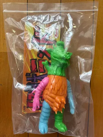 아니토이 괴수랜드 우시카본 멀티 컬러 소프트 비닐 인디