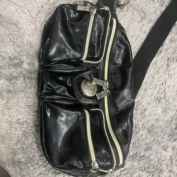 orobianco 블랙 합성 피혁 바디백 현재 가격 인하 중