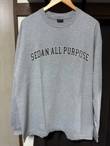 SEDAN ALL PURPOSE 그레이 롱 슬리브 T셔츠