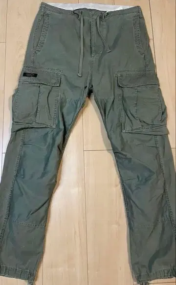 네이버후드 카고 팬츠 올리브 그린