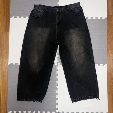 블랙 와이드 팬츠 큰 자수 장식