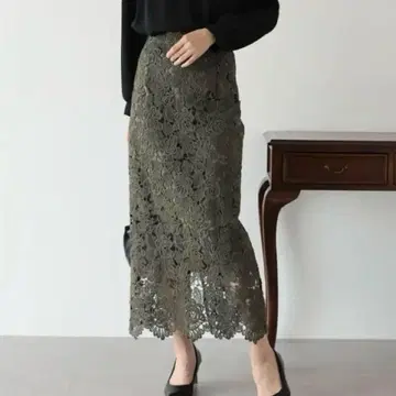 [ 미사용 새상품 ] BLUEEAST 블루이스트 레이스 타이트 스커트