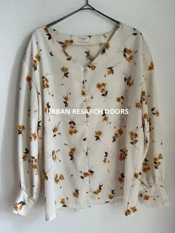 새상품급 어반 리서치 도어스 플라워 프린트 셔츠 블라우스
