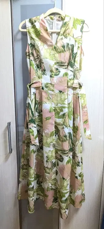 [ 새상품 ANAYI 미카짱 착용! 페인트 플라워 벨트 포함 원피스 ]