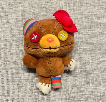 USJ 한정판 헬로키티 x 처키 콜라보 봉제 인형 배지 타이니 참