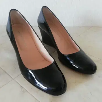 FABIO RUSCONI 파비오 루스코니 천연 가죽 에나멜 펌프스 37