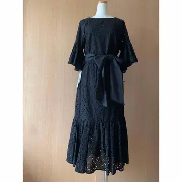 GRACE CONTINENTAL 컷워크 탑/롱 스커트