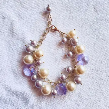 펄과 크리스탈 비즈의 팔찌 골드 체인