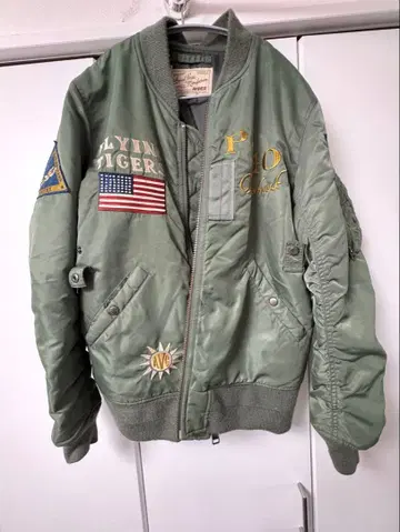 AVIREX FLYING TIGERS MA-1 자켓 올리브 그린