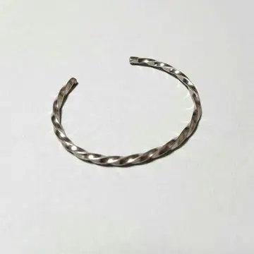 실버 뱅글 트위스트