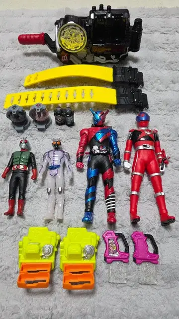 가면라이더 빌드 변신 벨트 DX 빌드 드라이버 피규어