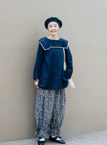 네스트로브 린넨 바이컬러 블라우스