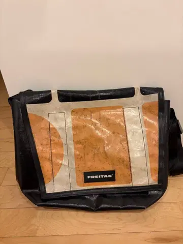 FREITAG 메신저 백 오렌지/블랙/화이트 묶음 구매 할인 있음