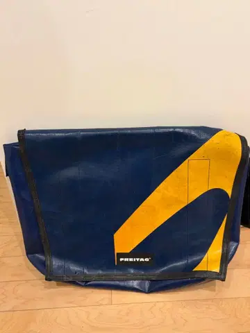 FREITAG 메신저 백 파랑 묶음 구매 할인 있음
