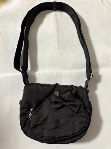 헬로키티 x Kipling 콜라보 숄더백