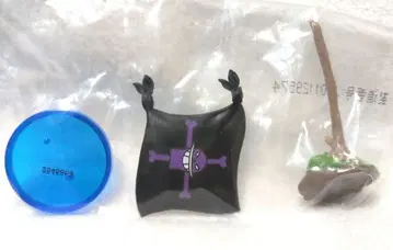 원피스 월드 콜렉터블 와노쿠니 회상편 3 흰 수염 해적기 1개