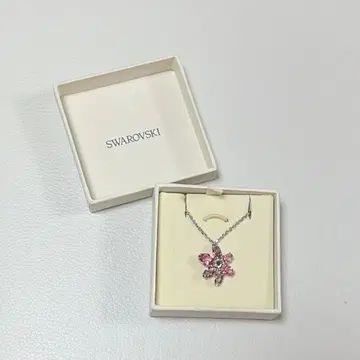 SWAROVSKI 핑크 꽃 모티브 목걸이