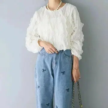 시어 프릴 블라우스 화이트 흰색 페미닌 화려함 고급 블라우스