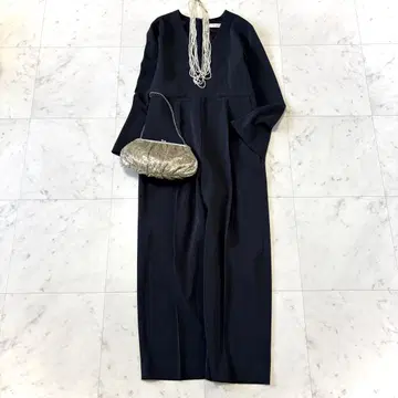 새상품급 데미룩스 빔즈 V넥 올인원 차콜 블랙 36