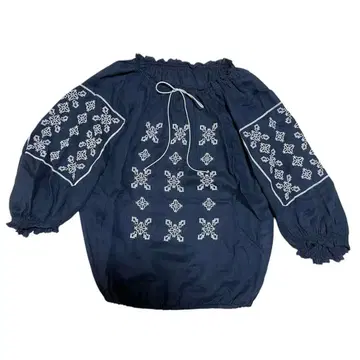 UNITEDARROWS 자수 블랙 린넨 블라우스