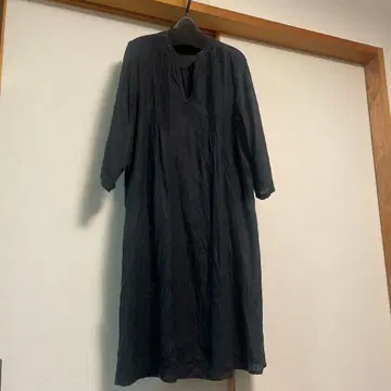 PG GAUZE 린넨 100% V넥 원피스 7부 소매 블랙