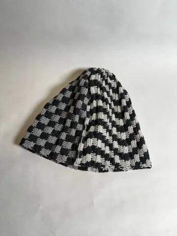 JACOB CRO 체크 무늬 니트 모자