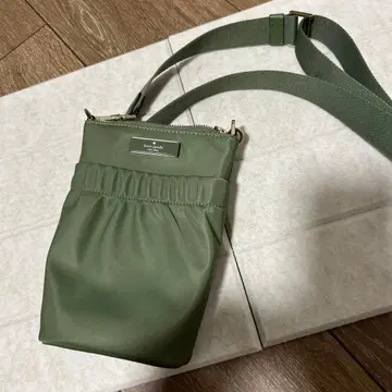 Kate Spade 숄더백 올리브 그린