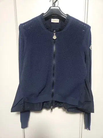 MONCLER 네이비 밑단 프릴 점퍼