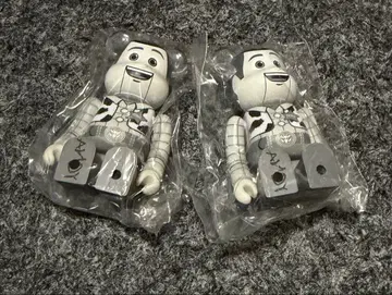 베어브릭 토이 스토리 우디 시크릿 2체