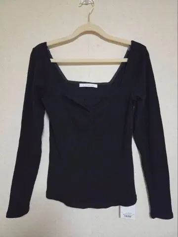 택 포함 새상품 ETRE TOKYO 에트레토쿄 스퀘어넥 상의