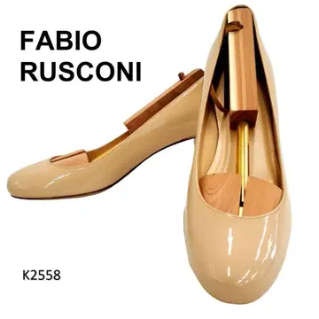 파비오 루스코니 새상품 에나멜 패턴트 레더 베이지 EU37