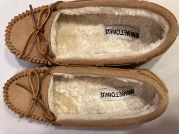 MINNETONKA 베이지 모카신