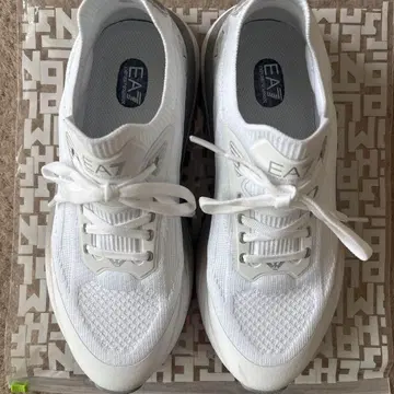 엠포리오 아르마니 EA7 크러셔 소닉 니트 스니커즈