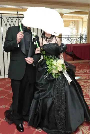 컬러 드레스 블랙 드레스 웨딩 드레스