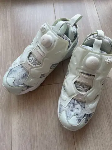 리복 인스타펌프 퓨리 라이트 그린/그레이 보타니컬