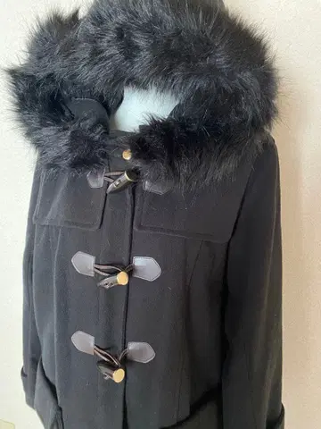 퍼 포함 블랙 더플 코트