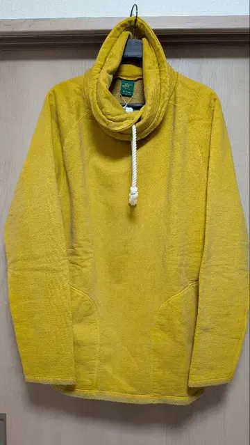 굿온 맨투맨 머스타드 XL 사이즈