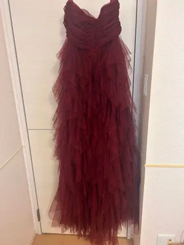 버건디 프릴 롱 드레스