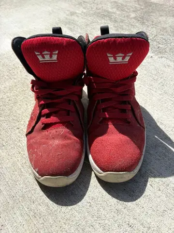 수프라 레드 하이컷 스니커즈