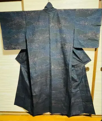 여름 기모노 순수 실크 단의 오시마 명주 다크 블루 기모노