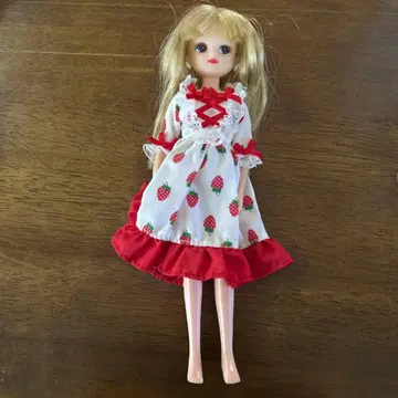 리카짱 인형 스트로베리 패턴 드레스