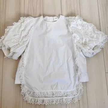 시로콘 레이스 화이트 아네모네 블라우스 요리