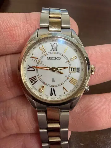SEIKO 루키아 솔라 시계 작동품