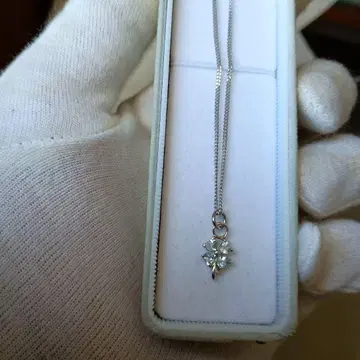 유품 정리 목걸이