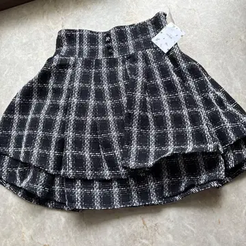 evelyn [택 포함 새상품] 플레어 스커트 블랙과 화이트 체크 무늬