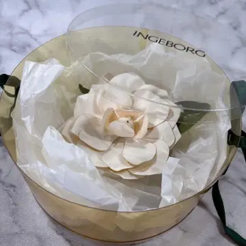 INGEBORG 꽃 모티브 브로치 코사지 박스형