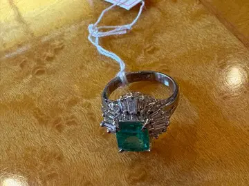 에메랄드컷 에메랄드 반지