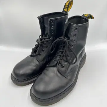 닥터마틴 1460 8홀 부츠